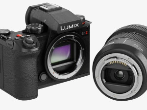Panasonic Lumix DC-S5 II con obiettivo Modello 3D