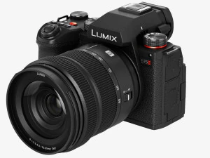 Panasonic Lumix DC-S5 II con obiettivo Modello 3D