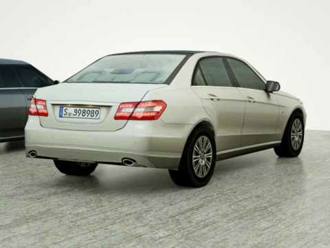 20 berline Low Poly Modello 3D