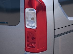 Opel Vivaro Passenger 2015-2018 3Dモデル