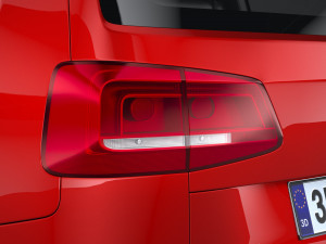 Volkswagen Touran 2011-2015 Modelo 3D
