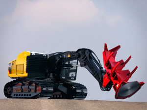 caterpillar 552 track harvester 3D Model