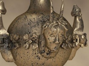 antique cup with human face on Modelo 3D