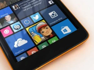 microsoft lumia 535 dan dual sim oranye Model 3D