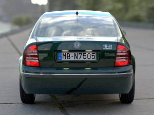 Skoda Superb 2001 3D Model