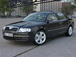 Skoda Superb 2006 3D Model
