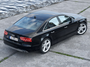 Audi S8 2011 3D Model