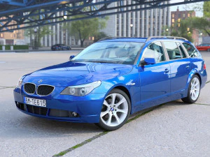 E61 Touring 2006 3D Model