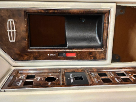 Lincoln Town Car Door Handle Trim Bezel Lock Switch 3D 打印模型
