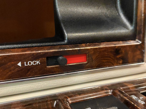 Lincoln Town Car Door Handle Trim Bezel Lock Switch 3D 打印模型