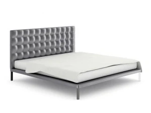 серая кожаная кровать 3D Модель