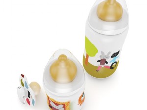 milk bottles and soother Model 3D