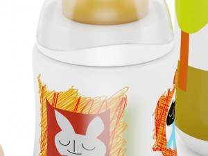 milk bottles and soother Model 3D