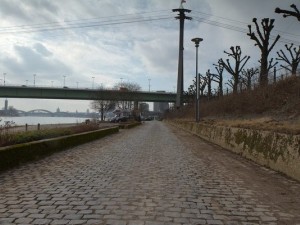 hdr 108 river road with plates Modelo 3D