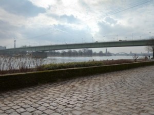 hdr 108 river road with plates Modelo 3D