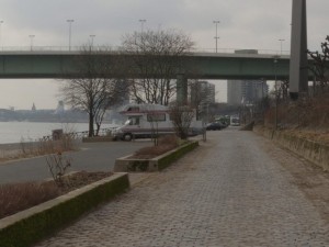 hdr 108 river road with plates Modelo 3D