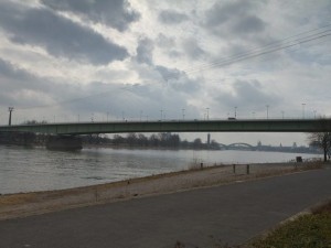 hdr 108 river road with plates Modelo 3D
