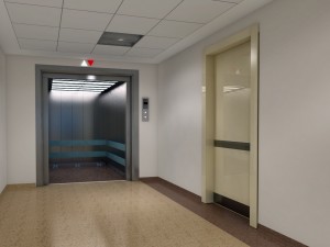 hospital lobby with evelator Modelo 3D