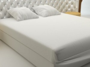 padded headboard bed Modelo 3D