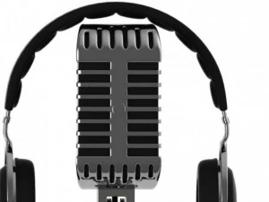 vintage microphone with headphones 3D Model