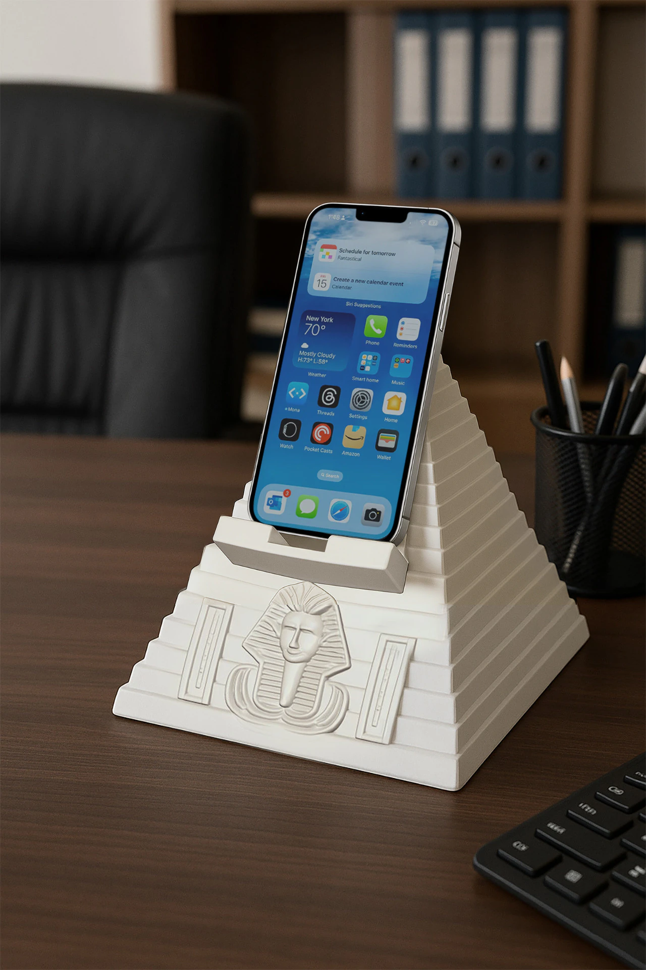 Modelo de impress&atilde;o 3D do suporte para telefone em pir&acirc;mide eg&iacute;pcia Modelo de Impressão 3D .c4d .max .obj .3ds .fbx .stl .blend 