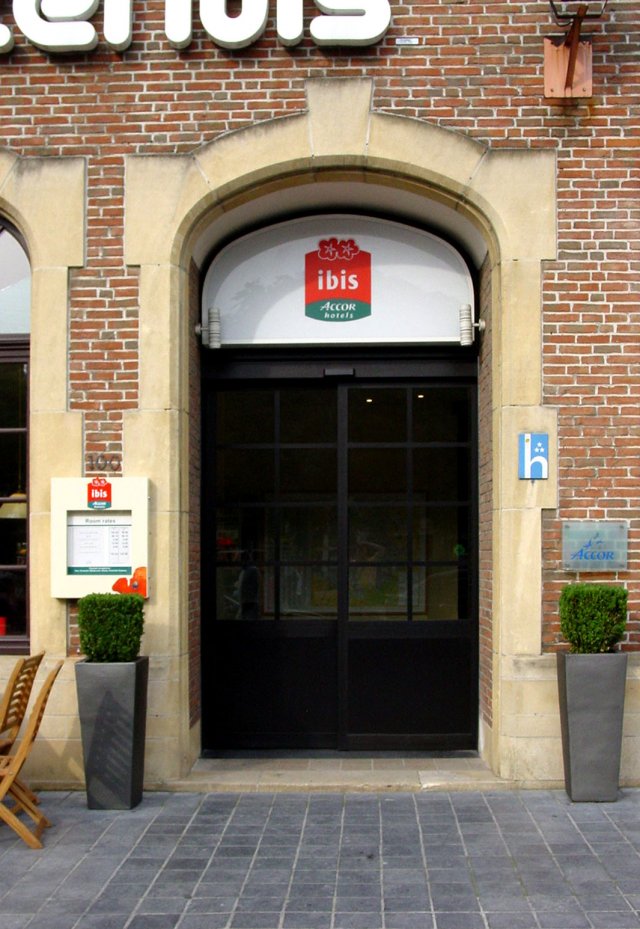 belgium architecture door006 3D Модель .c4d .max .obj .3ds .fbx .stl .blend