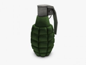 low poly hand grenade Modello 3D