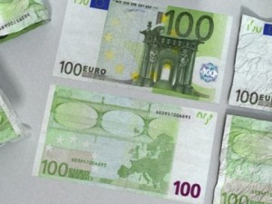 100 euro paper money 3D Model