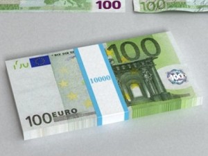 100 euro paper money 3D Model