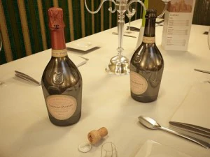 champagne set 2  bottle flute strawberry and wooden ice bucket 3D Model