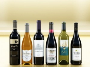 6 wine bottles and 6 wine glasses Modello 3D