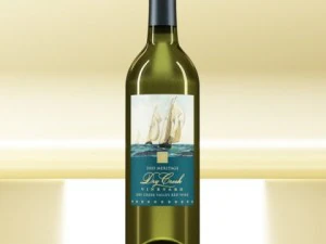 6 butelek wina i 6 kieliszk&oacute;w do wina Model 3D