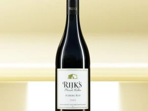 6 butelek wina i 6 kieliszk&oacute;w do wina Model 3D