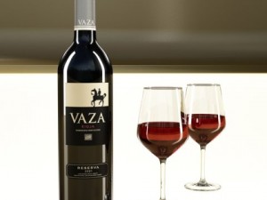6 wine bottles and 6 wine glasses Modello 3D