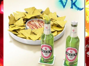 Nacho Bowl y botellas de cerveza Becks. Modelo 3D