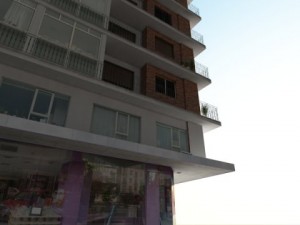 photorealistic low poly building 3D मॉडल