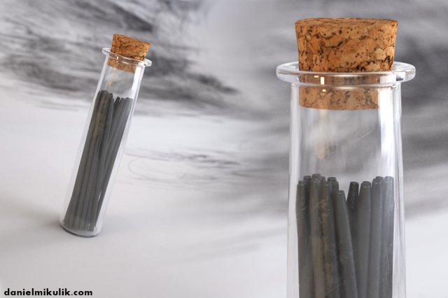 glass phial with graphite Modèle 3D .c4d .max .obj .3ds .fbx .stl .blend 
