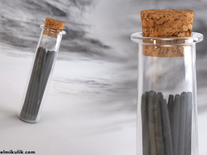 glass phial with graphite 3D 모델