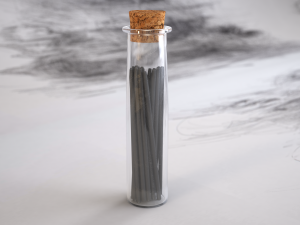 glass phial with graphite Modèle 3D