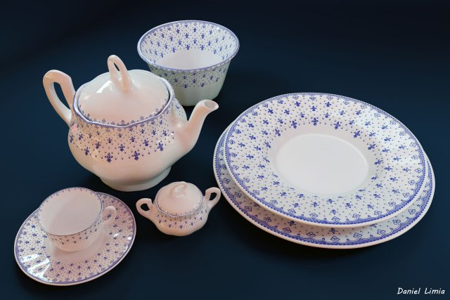 la cartuja de sevilla flor de liss crockery 3D Model .c4d .max .obj .3ds .fbx .stl .blend
