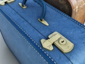 old big suitcases 2 colors 3D Model