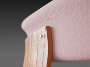 wooden chair with a pillow 3Dモデル