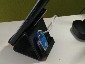 universal phone holder with rear usb storage 3D Print Model