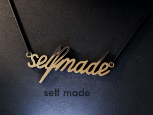self made Modèles 3D en vedette