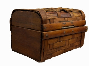 antique chest Model 3D