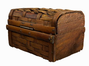 antique chest Model 3D