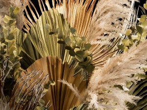 Bouquets of dried flowers with palm leaves in a basket Model 3D
