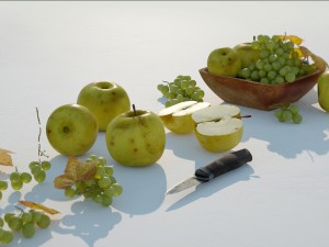 fruit bowl grapes leaves apples cut damast knife 3D 모델