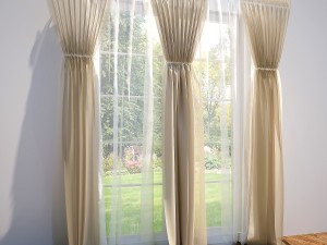 curtains and blinds beige Model 3D