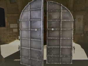 old basement door Modèle 3D